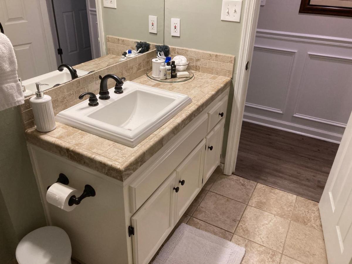 Spacious 3 Bedroom 2 Bath Condo Close To Five-Points In Athens Exterior photo